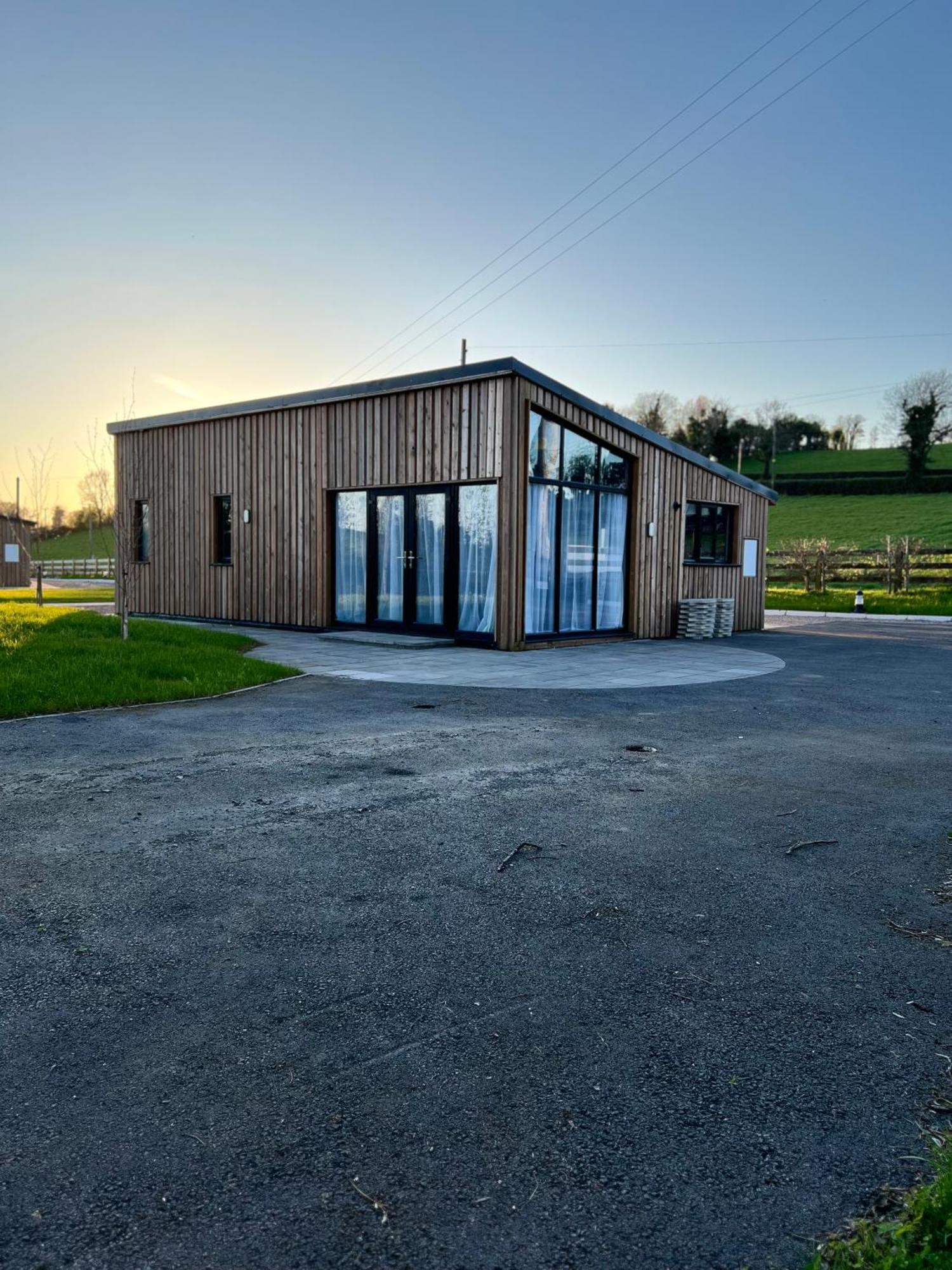 Killyfole Lakeside Lodges Corranny Exterior photo